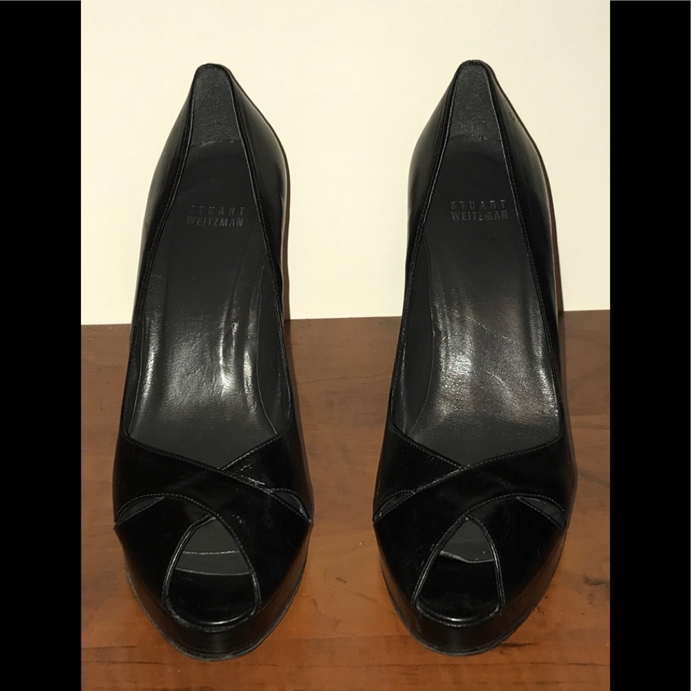 Black Pumps